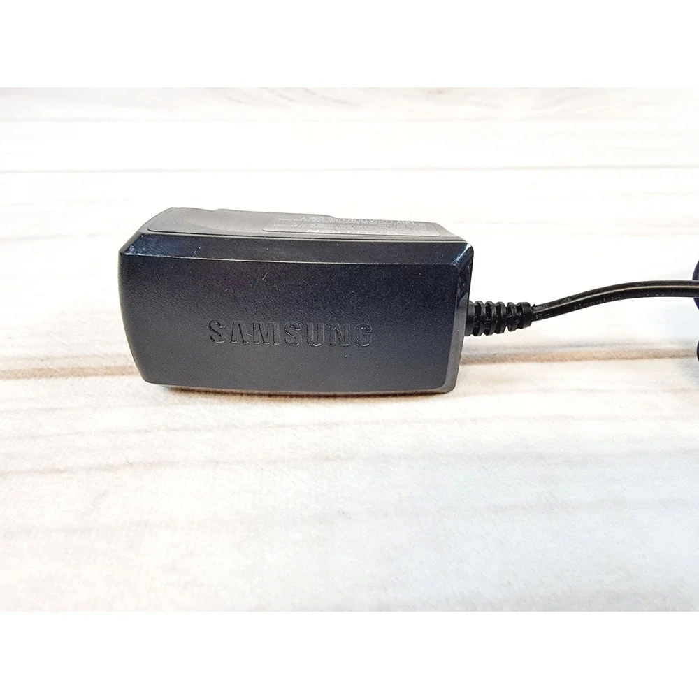 Genuine Samsung ATADM10JBE Power Supply AC Travel Adapter Output DC 5V 0.7A